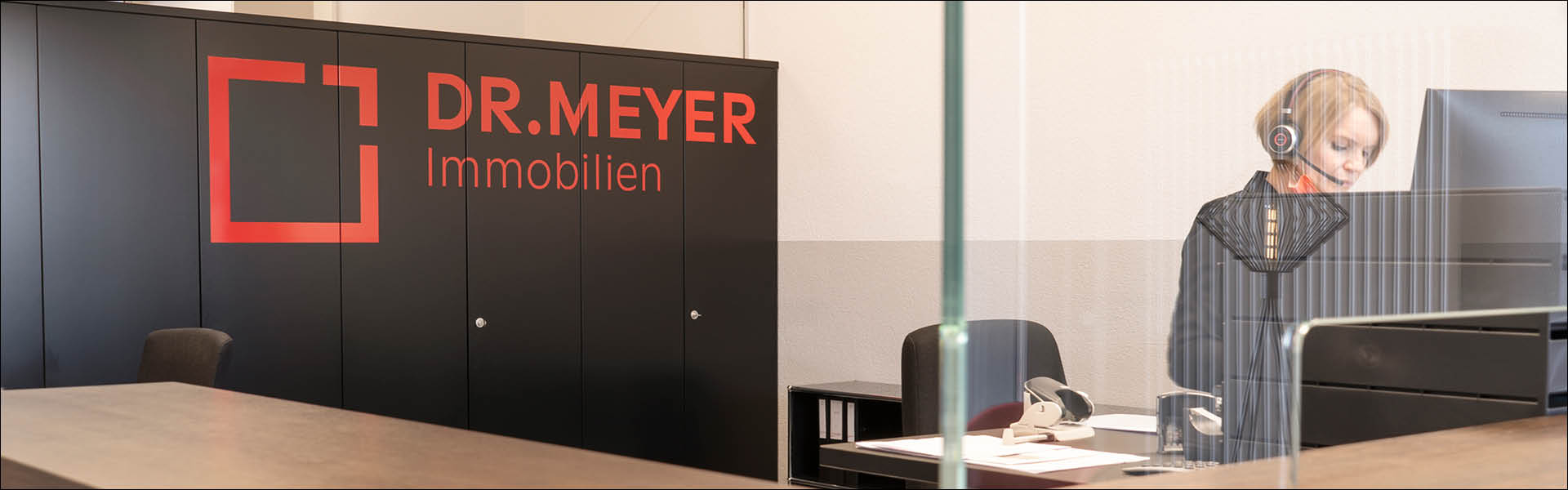 Dr-Meyer-Immobilien-Success-Story-FIVE-Informatik-Header-Bild%202.jpg