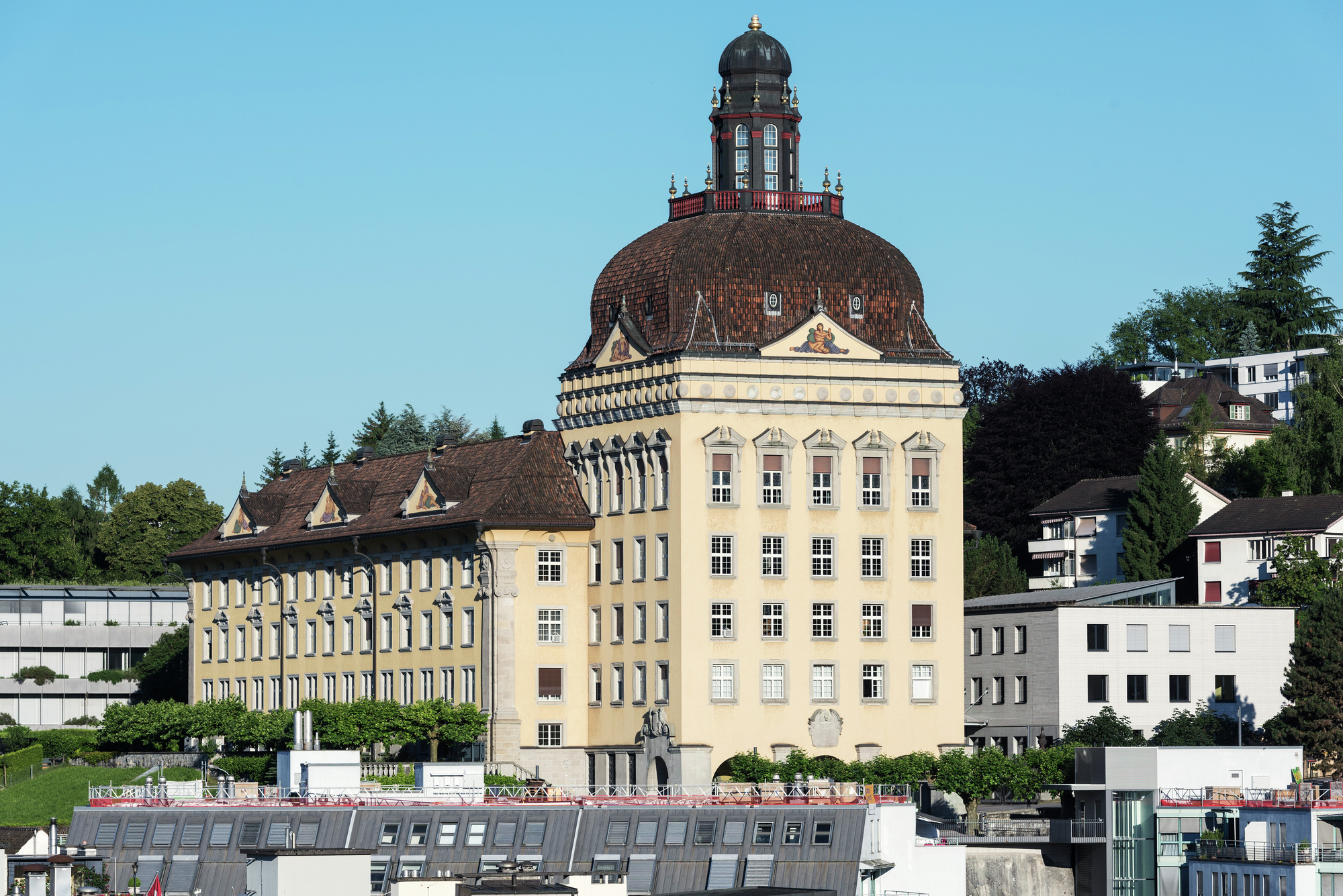 Suva_Firmenporträt.jpg Suva_Firmenportr%C3%A4t.jpg