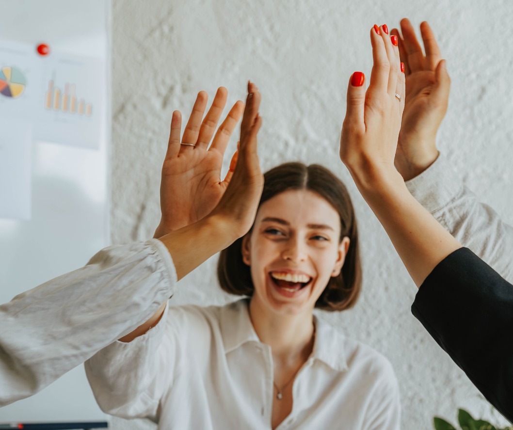 Gruppe_Erfolg_Handschlag.jpg Gruppe_Erfolg_Handschlag.jpg